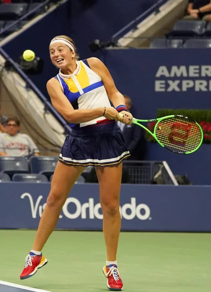 Grand Slam champion Jelena Ostapenko of Latvia in action during her US Open 2017 first round match — Stock Photo, Image