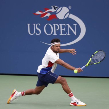  Eylem sırasında onun 2017 Amerika açık tenis oyuncusu Jo-Wilfried Tsonga Fransa'nın ilk tur maç