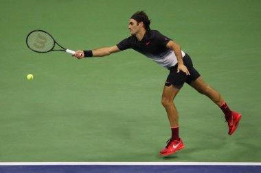  Grand Slam şampiyonu Roger Federer İsviçre onun bize açık 2017 yuvarlak 4 maç sırasında eylem