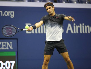  Grand Slam şampiyonu Roger Federer İsviçre onun bize açık 2017 yuvarlak 4 maç sırasında eylem
