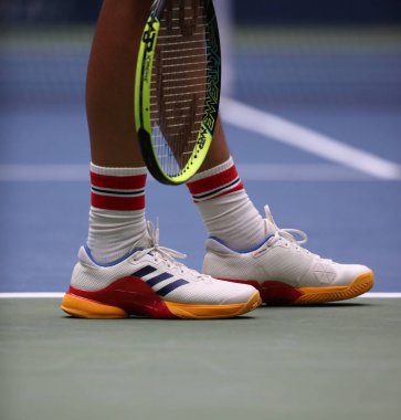 Profesyonel tenis oyuncusu Mikhail Youzhny Rusya'nın bize açık 2017 maç sırasında özel Adidas Tenis ayakkabı giymiyor