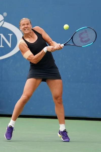 Tennisprofi Kaia Kanepi aus Estland in Aktion bei seinem Zweitrundenmatch bei den US Open 2017 — Stockfoto