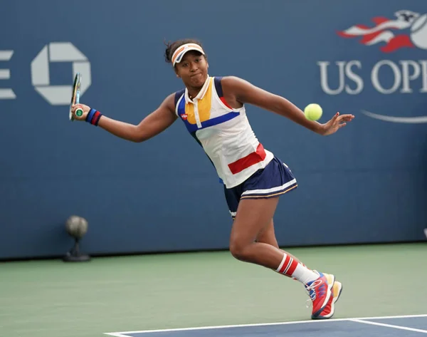 Professional tennis player Naomi Osaka of Japan in action during her US Open 2017 round 3 match — Stock Photo, Image