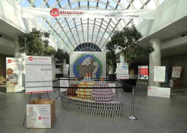 ユニオンデールで 11 回長島 Canstruction 大会で発表された食品彫刻 — ストック写真