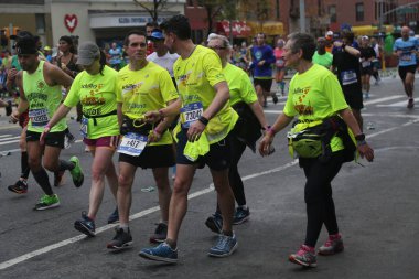 New York maratonunu tekerlekli sandalye bölünme katılımcılar 26.2 mil yol tüm beş Nyc boroughs Central Park'ta bitiş çizgisine çapraz geçiş