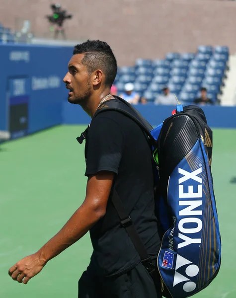 Tennisprofi nick kyrgios of australia übt für uns open 2017 — Stockfoto