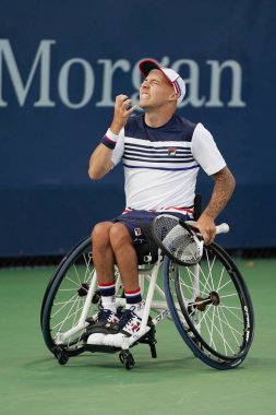 Tekerlekli sandalye tenis oyuncusu Andrew Lapthorne Büyük Britanya'nın eylem sırasında onun tekerlekli sandalye dört Tekler yarı final maç bize açık 2017