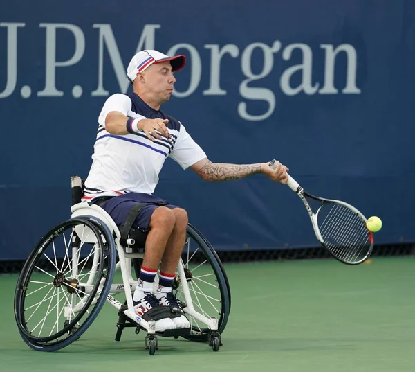 Andrew Lapthorne z Wielkiej Brytanii w akcji podczas jego półfinał singli wózek inwalidzki Quad mecz o nas 2017 Open tenisistka — Zdjęcie stockowe