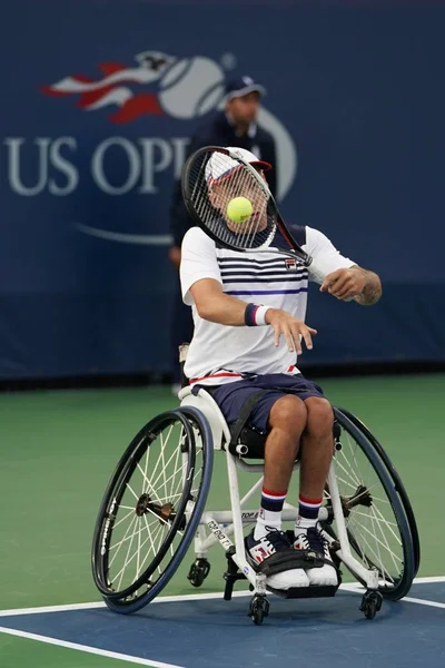Wheelchair tennis player Andrew Lapthorne of Great Britain in action during his Wheelchair Quad Singles semifinal match at US Open 2017 — Stock Photo, Image
