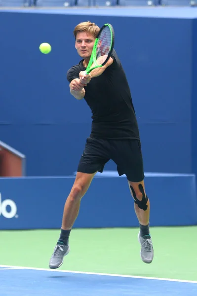 Professionell tennisspelare David Goffin av Belgien praxis för oss öppna 2017 — Stockfoto