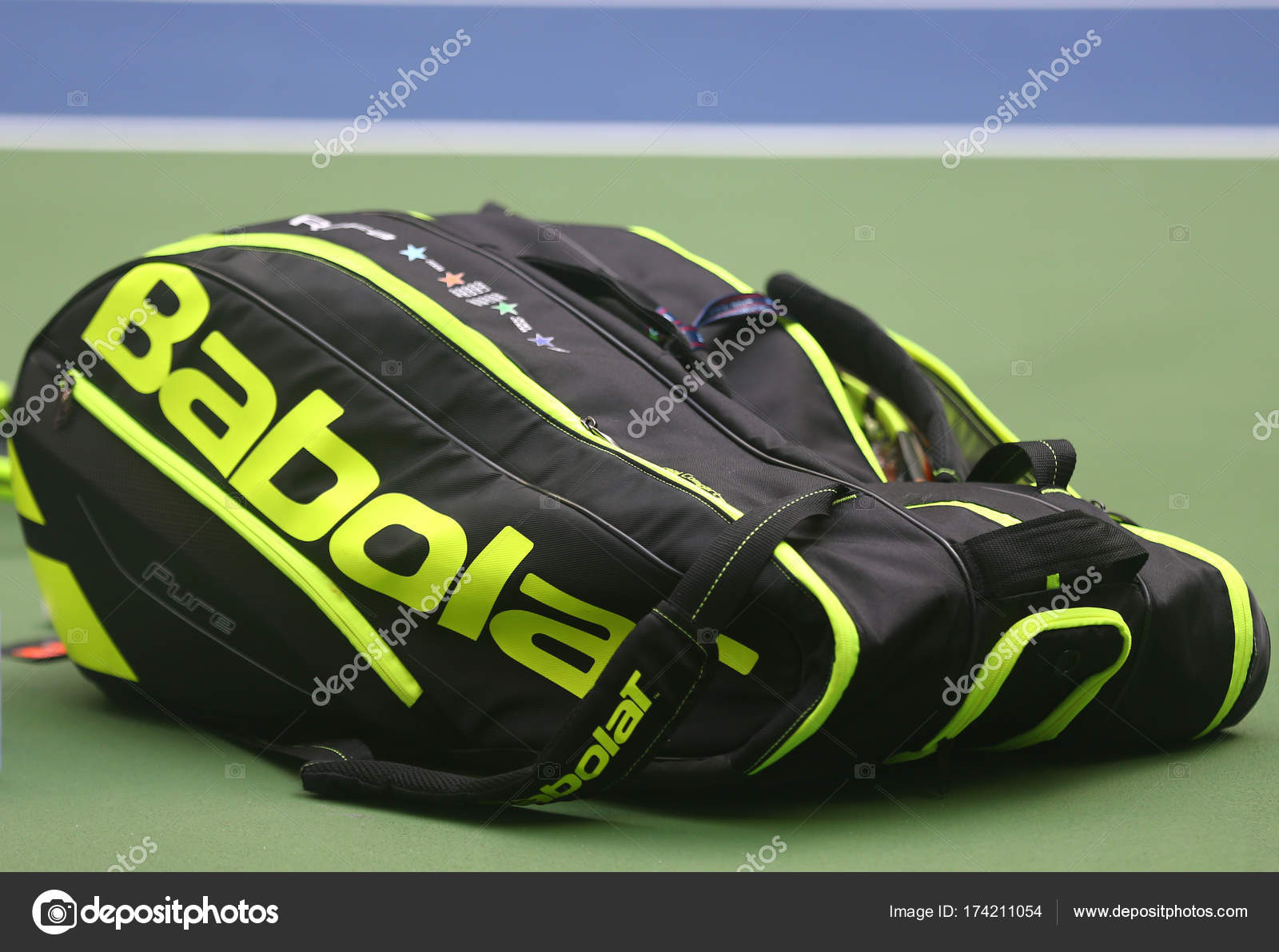 zonlicht verklaren Vorm van het schip Grand Slam Champion Rafael Nadal customized Babolat tennis bag at US Open  2017 – Stock Editorial Photo © zhukovsky #174211054