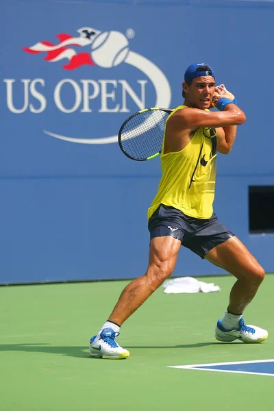 Quinze fois champion du Grand Chelem Rafael Nadal d'Espagne s'entraîne pour l'US Open 2017 — Photo