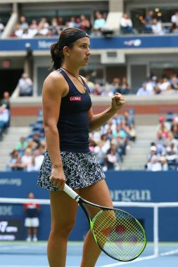 Eylem sırasında onun 2017 Amerika açık tenis oyuncusu Anastasija Sevastova Letonya yuvarlak Maria Sharapova karşı 4 maç 