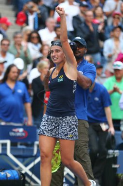 Onun 2017 bize açık yuvarlak sonra Maria Sharapova karşı 4 maç profesyonel tenis oyuncusu Anastasija Sevastova Letonya zafer kutluyor