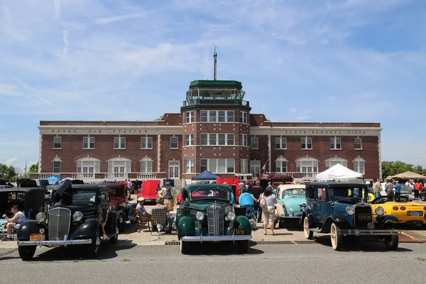 Автомобили исторического американского производства выставлены на ежегодной выставке Antique Automobile Association of Brooklyn — стоковое фото