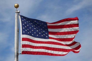 Rüzgarda Amerikan bayrağı