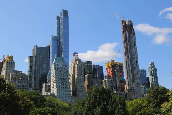 New York City skyline from Central Park in Manhattan — Stock Photo, Image