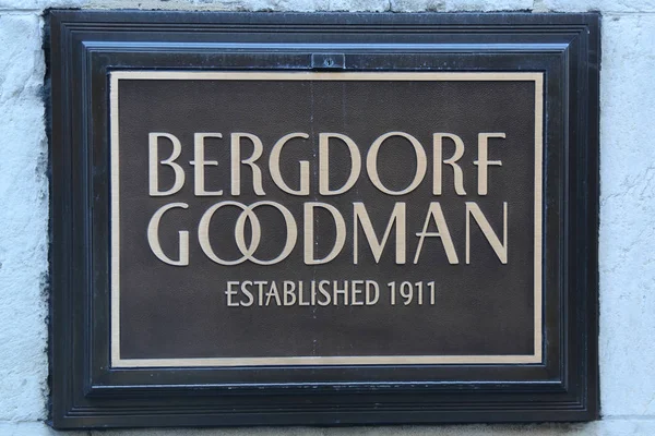 I grandi magazzini Bergdorf Goodman a New York — Foto Stock