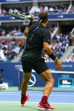 New York - 10 Eylül 2017: Grand Slam şampiyonu İspanya Rafael Nadal Billie Jean King Ulusal Tenis Merkezi onun bize açık 2017 final maçı sırasında eylem
