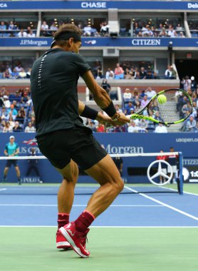 New York - 10 Eylül 2017: Grand Slam şampiyonu İspanya Rafael Nadal Billie Jean King Ulusal Tenis Merkezi onun bize açık 2017 final maçı sırasında eylem