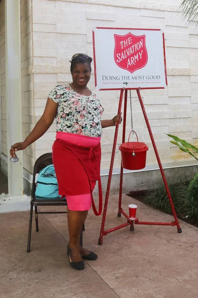 Nassau Bahamas December 2017 Salvation Army Soldier Performs Collections Lynden — Stock Photo, Image