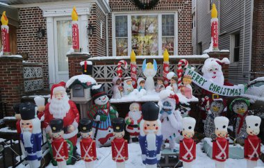 Brooklyn, New York - 10 Aralık 2017: Noel ev dekorasyonu Brooklyn, New York.
