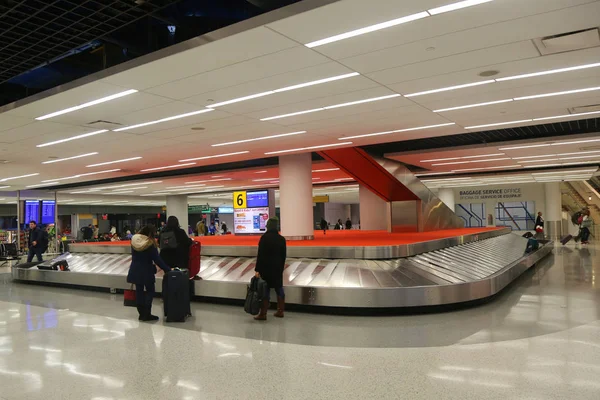 Nova Iorque Dezembro 2017 Carrossel Bagagem Jetblue Terminal Aeroporto Internacional — Fotografia de Stock