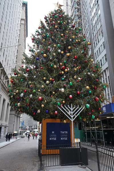 Νέα Υόρκη Δεκεμβρίου 2017 New York Stock Exchange Χριστουγεννιάτικο Δέντρο — Φωτογραφία Αρχείου
