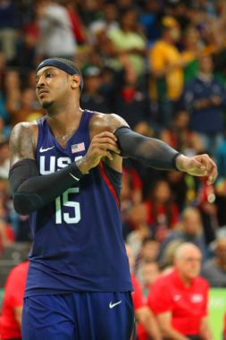 Rio De Janeiro, Brezilya - 10 Ağustos 2016: Olimpiyat Şampiyonu takım ABD grup A basketbol match Team Usa ve Avustralya Rio 2016 Olimpiyat oyunları arasında eylem Carmelo Anthony (sayı 15) 