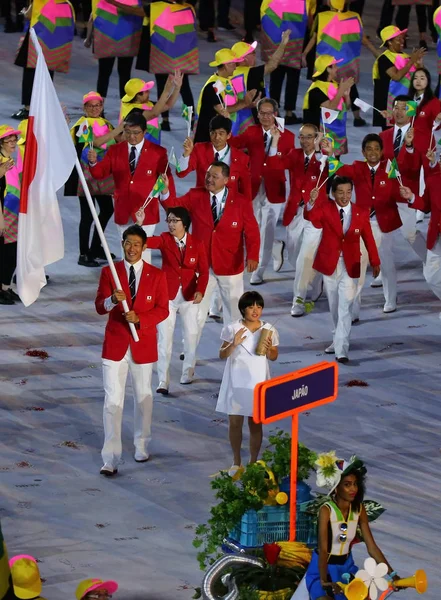 巴西里约热内卢 2016年8月5日 日本奥运代表队进军里约热内卢马拉卡纳体育场举行的里约2016奥运会开幕式 — 图库照片