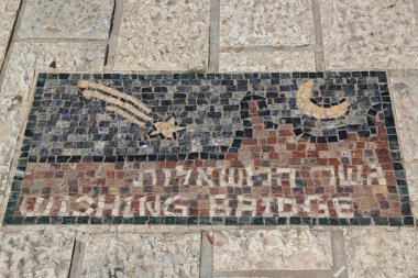 Yaffa, İsrail - 30 Nisan 2017: İsteyen köprü eski Yaffa şehir, İsrail.