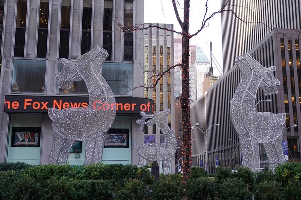 New York December 2017 Christmas Decorations Front News Corporation Headquarters — Stock Photo, Image