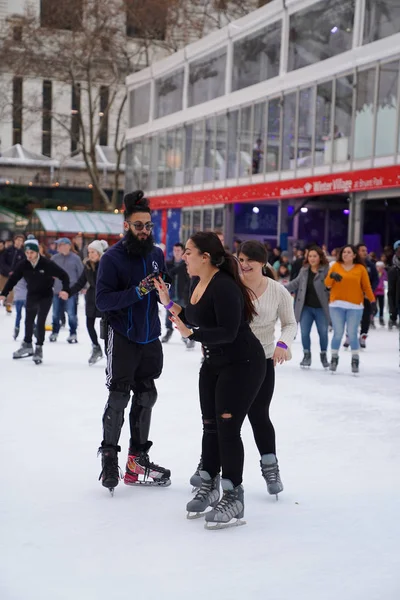 New York Aralık 2017 Manhattan Şehir Merkezinin Içinde Buz Pateni — Stok fotoğraf