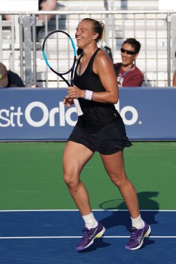 New York - 4 Eylül 2017: Profesyonel tenisçi Kaia Kanepi Estonya kutluyor zafer onun bize açık 2017 yuvarlak sonra Billie Jean King Ulusal Tenis Merkezi 4 maç