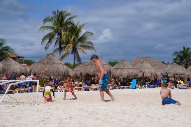 Playa Del Carmen, Meksika - 3 Ocak 2018: Playa Del Carmen Meksika Maroma kumsalda mahallinde. 