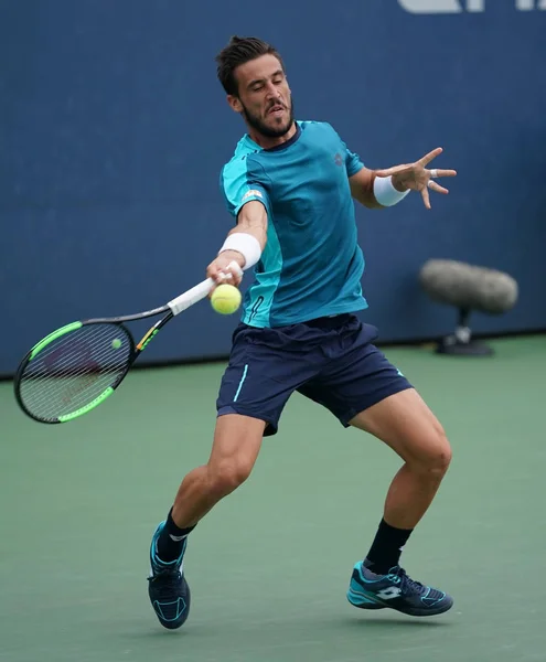 ニューヨーク 2017 プロのテニス プレーヤー ボスニア ヘルツェゴビナの Damir Dzumhur 彼私たちオープン 2017 — ストック写真