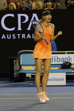 Melbourne, Avustralya - 24 Ocak 2016: Grand Slam şampiyonu Maria Sharapova Rusya'nın beş kez kutluyor zafer Avustralyalı Tenis Merkezi Avustralya Açık 2016 yuvarlak 4 maç sonra 