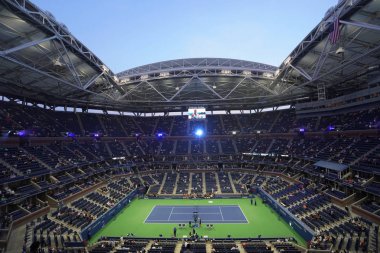 New York - 5 Eylül 2017: Arthur Ashe Stadyumu Billie Jean King Ulusal Tenis Merkezi bize açık 2017 yılında New York, gece oturumu sırasında