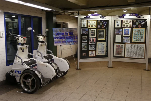 Nowy Jork Kwietnia 2015 Nowojorscy Segway Nypd Transit District Stacji — Zdjęcie stockowe