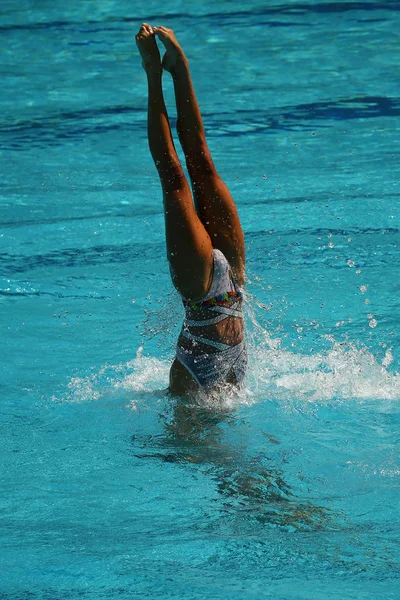 Συγχρονισμένη Κολύμβηση Ντουέτο Κατά Διάρκεια Του Διαγωνισμού — Φωτογραφία Αρχείου