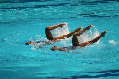 Rio De Janeiro, Brezilya - 15 Ağustos 2016: Senkronize yüzme düet teknik rutin 2016 Yaz Olimpiyatları'nda ön yuvarlak sırasında Etel ve Sofia Sanchez Arjantin rekabet