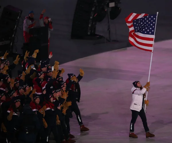 ピョンチャン 2018 アメリカのオリンピック チームは開会式オリンピック スタジアムで Pyeomgchang 韓国平昌 2018年オリンピックへ行進しました — ストック写真