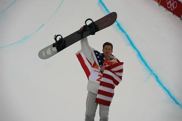 Pyeongchang Südkorea Februar 2018 Olympiasieger Shaun White Feiert Sieg Snowboard — Stockfoto