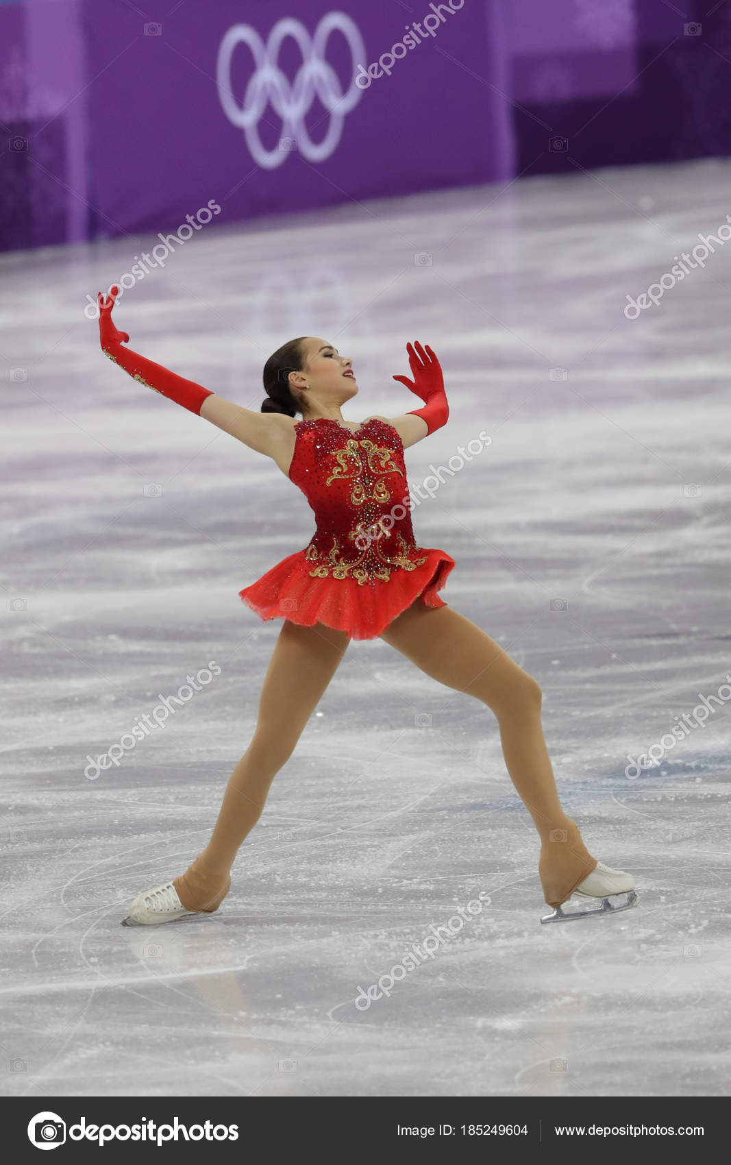 18年2月12日奥林匹克冠军阿丽娜zagitova 奥林匹克运动员从俄国执行在队事件妇女单滑冰自由滑冰在18冬季奥林匹克运动会 图库社论照片 C Zhukovsky 18年2月12日奥林匹克冠军阿丽娜zagitova 奥林匹克运动员从俄国执行在队事件妇女单滑冰自由滑冰在18冬季奥林匹克运动会 图库社论照片 C Zhukovsky