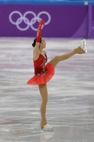 2018年2月12日 奥林匹克冠军阿丽娜 Zagitova 奥林匹克运动员从俄国执行在队事件妇女单滑冰自由滑冰在2018冬季奥林匹克运动会 — 图库照片