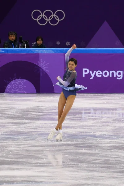 2018年2月11日 银牌得主 Evgenia Medvedeva 奥运会运动员从俄罗斯执行的团队活动女子单滑冰短节目在2018冬奥会 — 图库照片