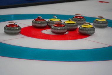 Tarihleri, Güney Kore - 10 Şubat 2018: Nin Gangneung Curling Merkezi karışık sırasında içinde yuvarlak Robin oturum 2018 Kış Olimpiyatları'nda iki katına 
