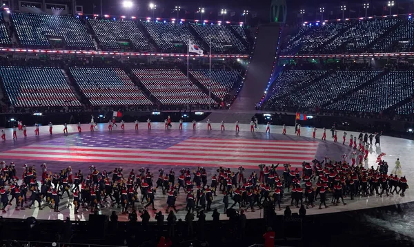 アメリカのオリンピック チームが韓国の平昌のオリンピック スタジアムで式典平昌 2018年オリンピックへ行進したピョンチャン 2018 — ストック写真