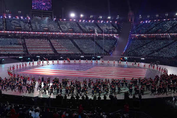 アメリカのオリンピック チームが韓国の平昌のオリンピック スタジアムで式典平昌 2018年オリンピックへ行進したピョンチャン 2018 — ストック写真