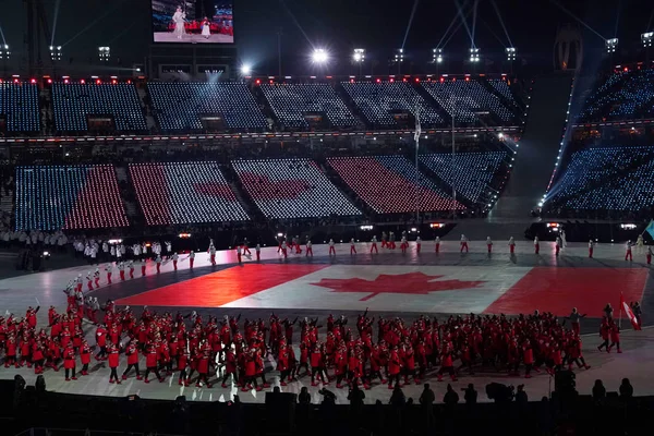 カナダのオリンピック チームが韓国の平昌のオリンピック スタジアムで式典平昌 2018年オリンピックへ行進したピョンチャン 2018 — ストック写真